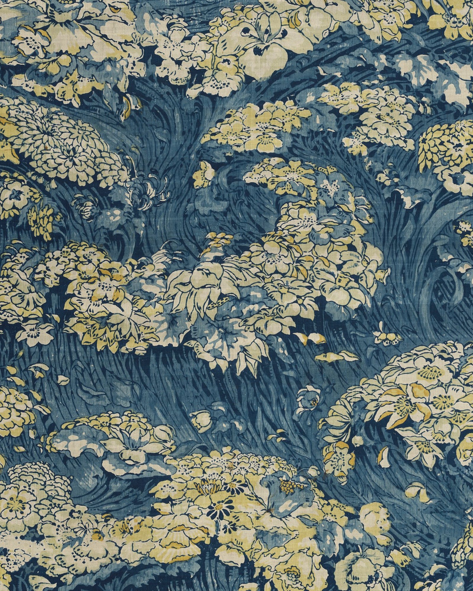 Cloth with Floral Sea Design — 3